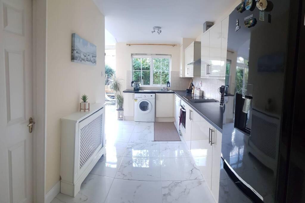 3 Bedroom 3 Bathroom House, Dublin Lucan Kültér fotó
